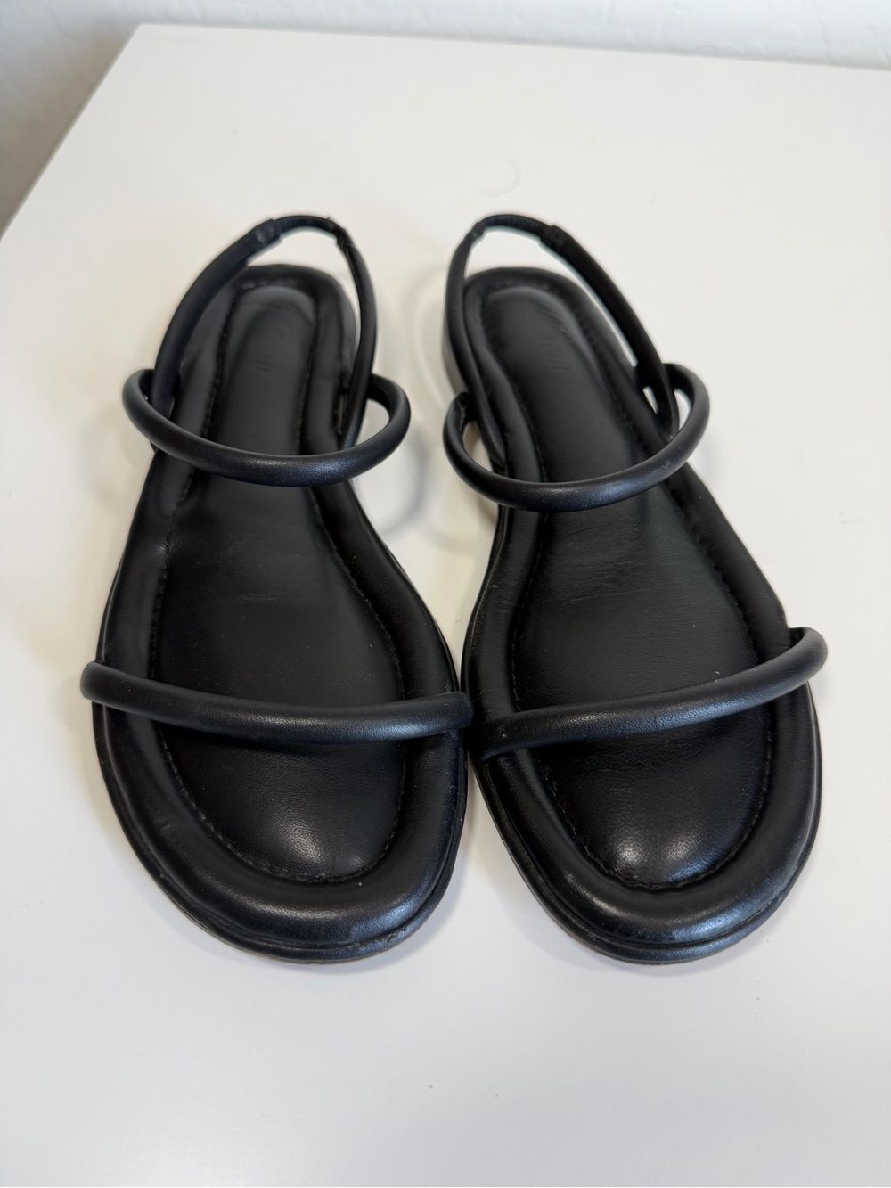 J.Crew Black Leather Tubular Strappy Slingback Flat Sandals Size 9 - Picture 4 of 4